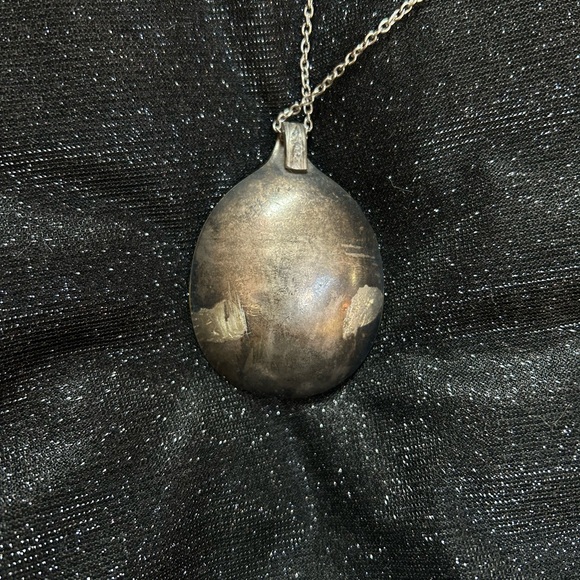 Spoon resin necklace - Picture 3 of 7